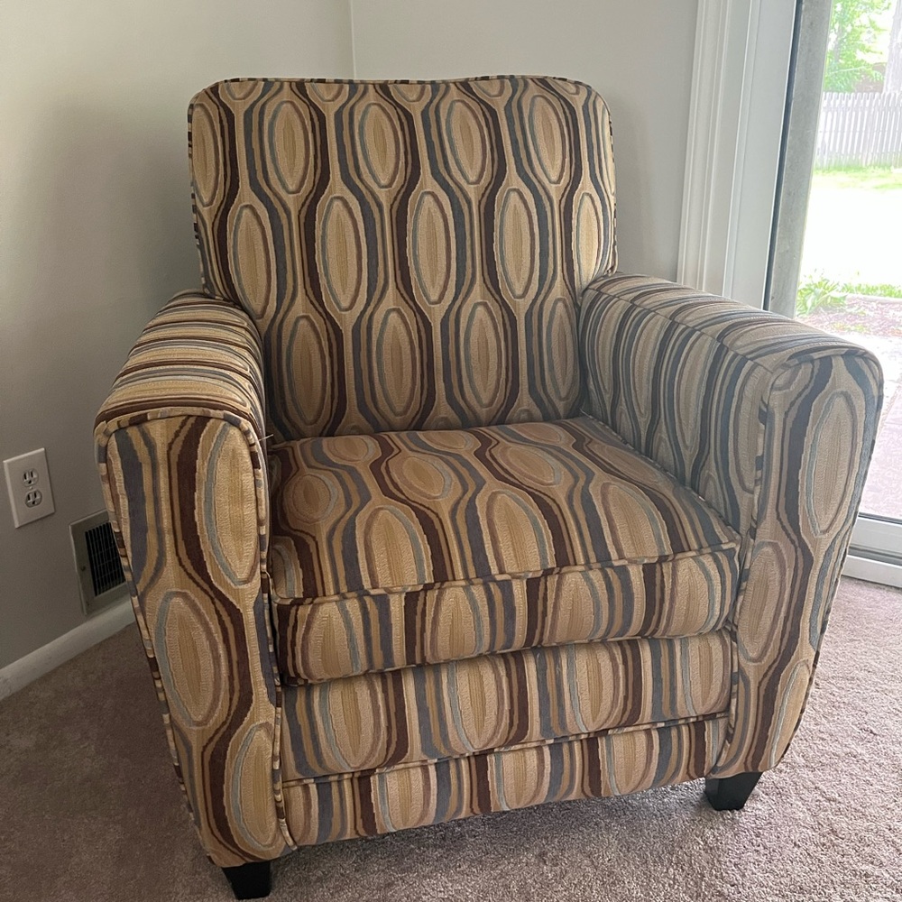 Chair - Picture 2 of 2